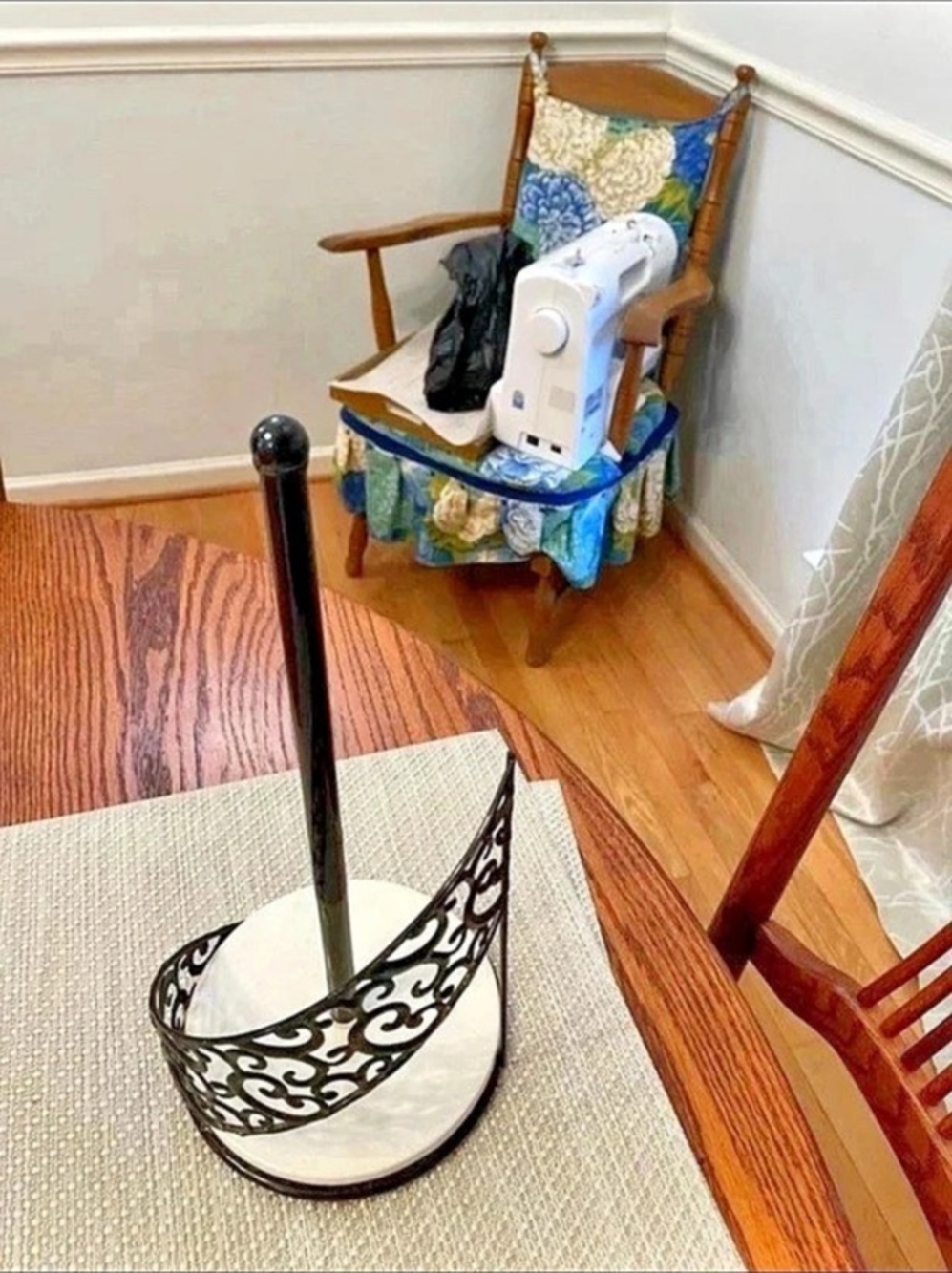 paper towel holder